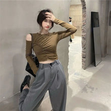 Load image into Gallery viewer, Slim Hollow Detail Tee Women
