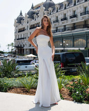 Load image into Gallery viewer, Elegant Backless Sleeveless Evening Gown

