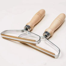 Load image into Gallery viewer, Portable Lint Remover Pet Hair Remover Brush Manual Lint Roller Sofa Clothes Cleaning Lint Brush Fuzz Fabric Shaver Brush Tool

