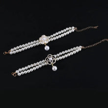 Load image into Gallery viewer, Pet Accessories Double Layer Pearl Pet Necklace Sweet Flower Pendant Cat Neck Chain Adjustable Pet Pearl Collar Photograph
