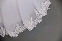 Load image into Gallery viewer, Sleeveless Wedding Dresses Classic Sweetheart Vestido De Noiva Luxury Lace Bridal Ball Gown Formal Robe De Mariee Customized
