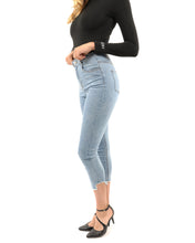 Load image into Gallery viewer, Dabney Skinny Crop Jeans
