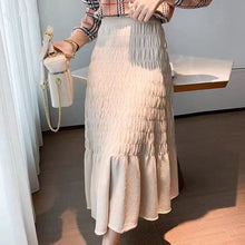 Load image into Gallery viewer, Solid color fresh sweet knitting long skirt stitching skirt
