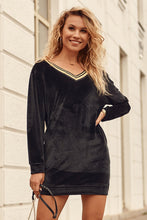 Load image into Gallery viewer, Velor tunic dress with long sleeves black
